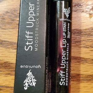 Younique stiff upper lip stain in smouldering